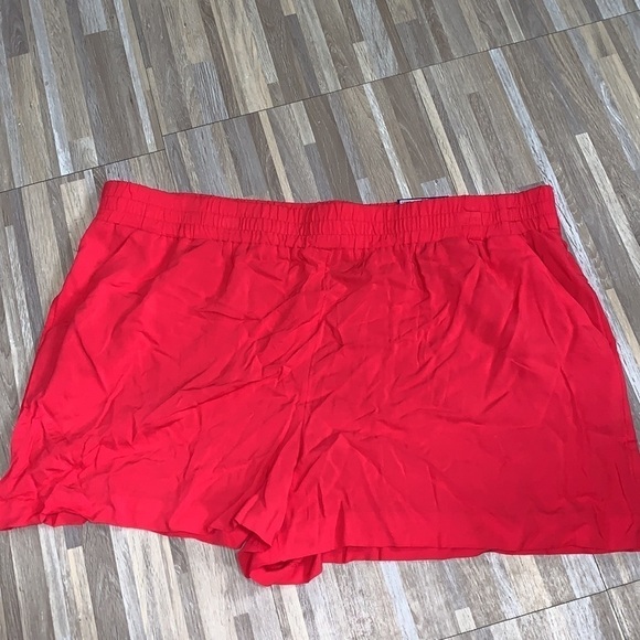 Apt 9 red challis pull on shorts! - Picture 2 of 3